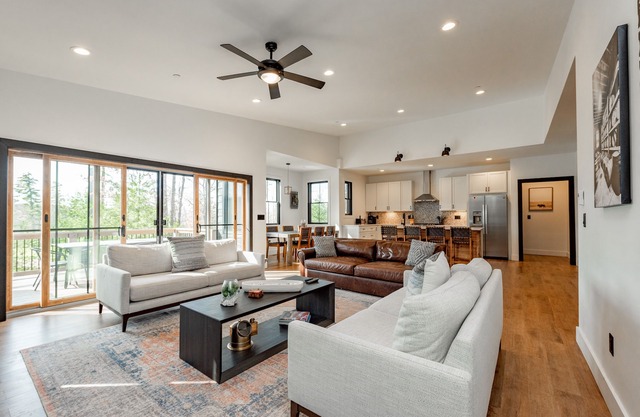 Deep Creek Gem w/Hot Tub, Fire Pit & Golf