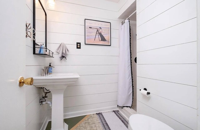 Delightful 3-bedroom house with Home Office and AC in North Little Rock