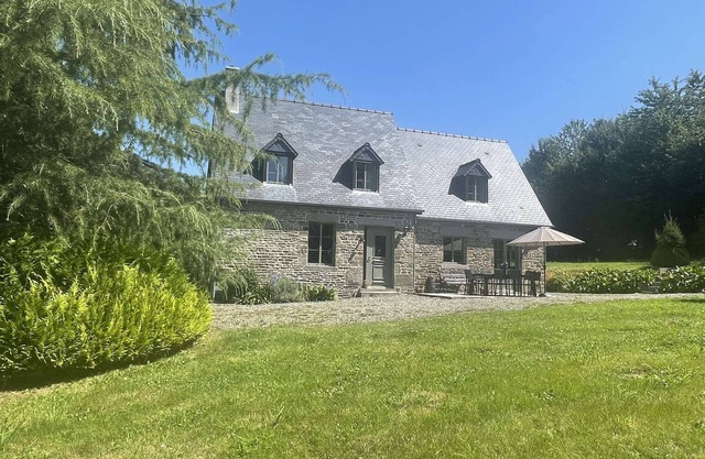 Delightful House for Up to 6 Guests + Baby With Large Secluded Garden Area