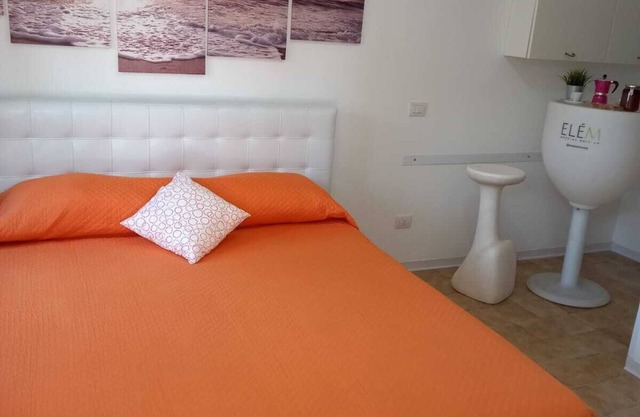 Delightful one-room apartment for two people max