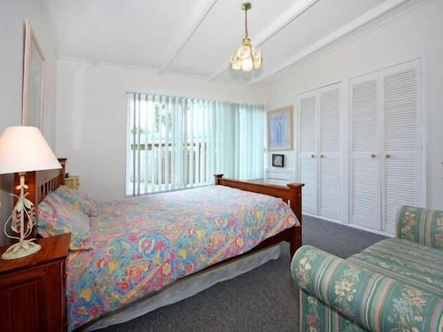 DELIGHTFUL R'BUD COTTAGE
