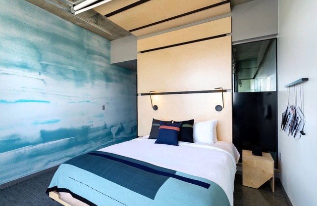 Deluxe King City View: The Source Hotel, Rooftop Bar, Japanese Tubs, in RiNo