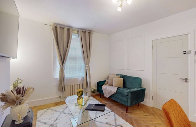 Deluxe one bedroom apartment