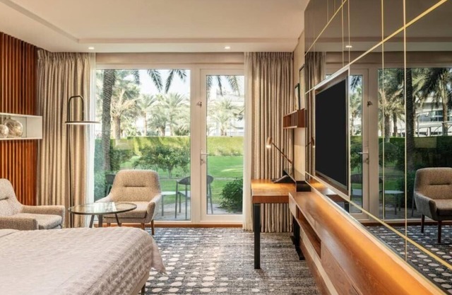 Deluxe Room Near Dubai Airport Terminal One By Luxury Bookings
