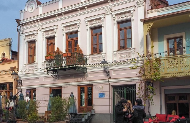 Deluxe Studio Apartment in Center of Tbilisi