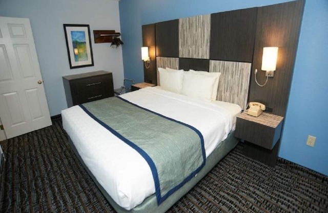 Deluxe Suite 1 King Bed at Sandwich Lodge and Resort