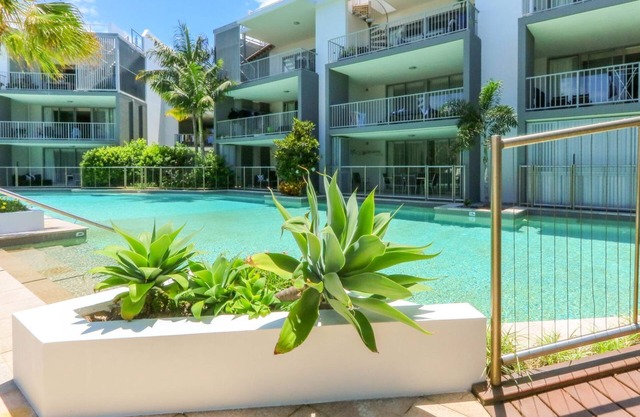Deluxe Swim up - Drift North 3