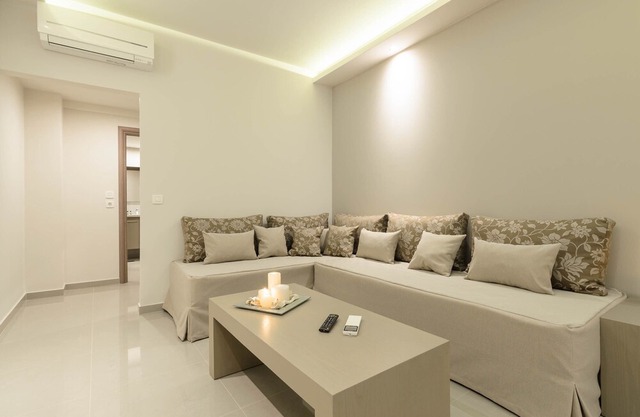 Deluxe Two-Bedroom Apartment