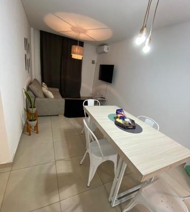 Departamento 2 hab con patio y parrilla