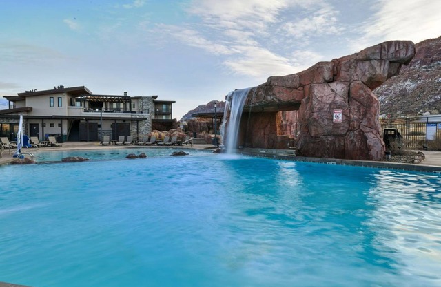 Desert Moab Escape | 3BR Condo Resort Pool & RedRock View C2