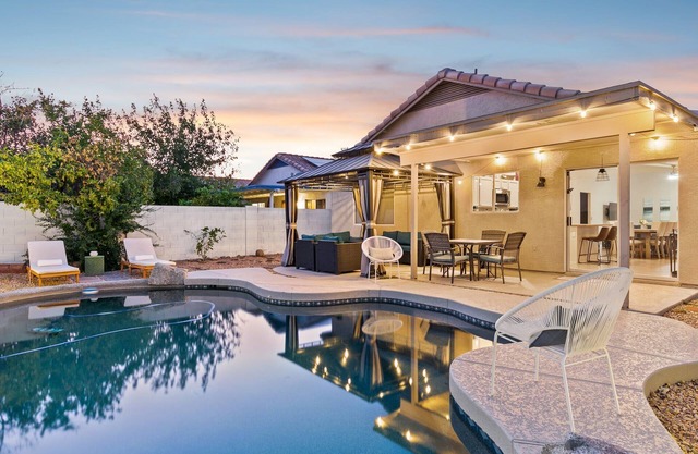 Desert Oasis - Heated Pool, BBQ & Game Room