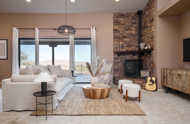 Desert Stone by Avantstay Contemporary Desert Oasis With Pool & Hot Tub