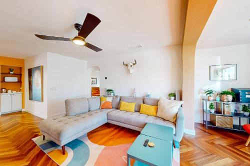 Deset-Chic Villa