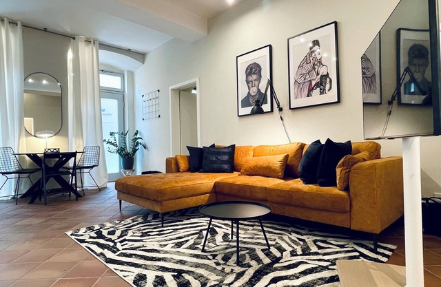 Design suite on the market with free parking