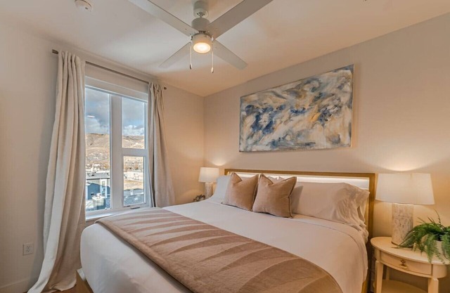 Designer NEW 2BD 2BA Pool/Htub/Gym/Bowling