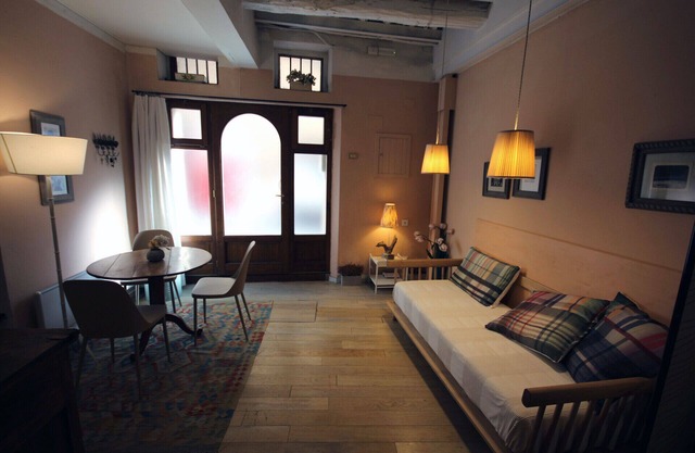 Detached apartment in Botanical Garden area