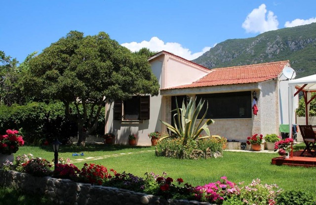 Detached holiday home at the sea, Wifi Skidi, Corfu
