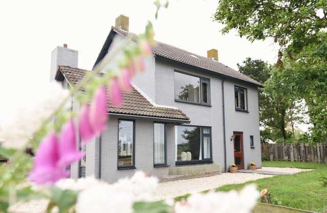 Detached house and unique location