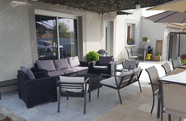 Detached house + pool near Avignon/ between Mont Ventoux and Luberon