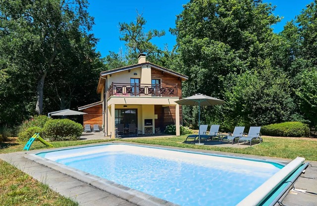 Detached villa, 3 bathrooms, private pool 8 people