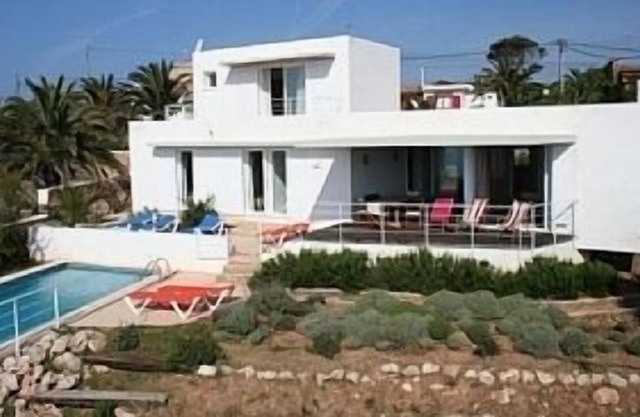 Detached Villa With Private Pool And Fantastic Sea Views