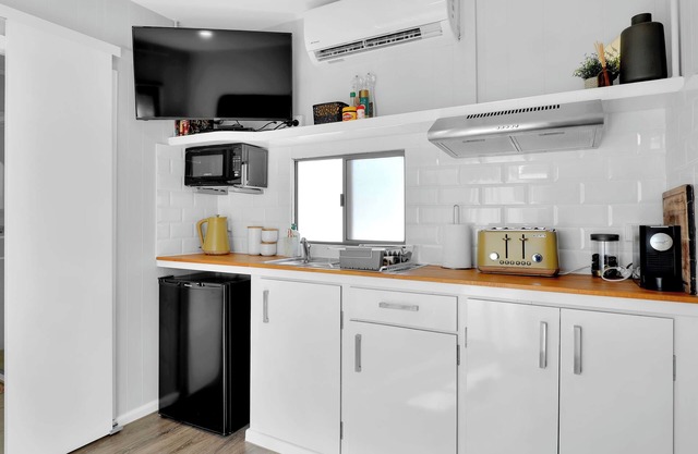 Diggers Rest self contained Tiny Home with WIFI