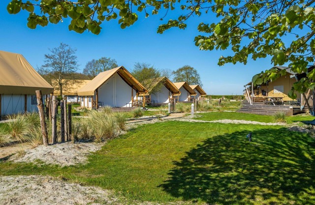Dijkvilla 10 by Interhome