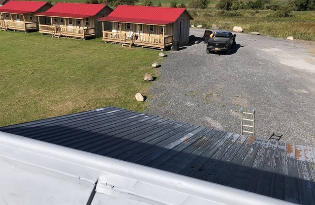 Dillenbeck Bay Cabins-Suite 3
