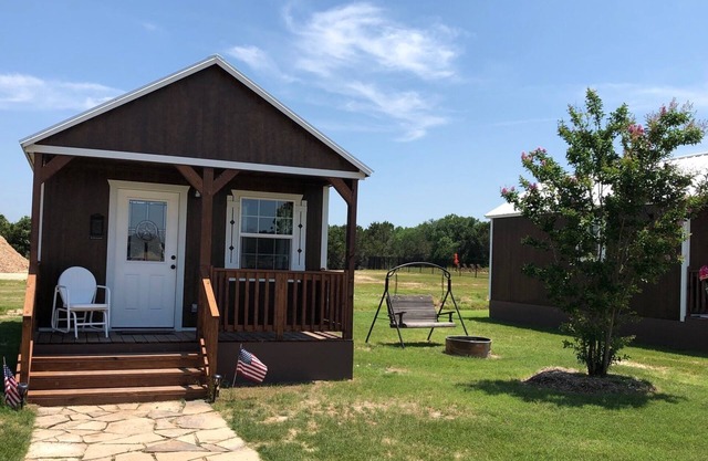 Dinosaur Valley RV Park Cabin 4