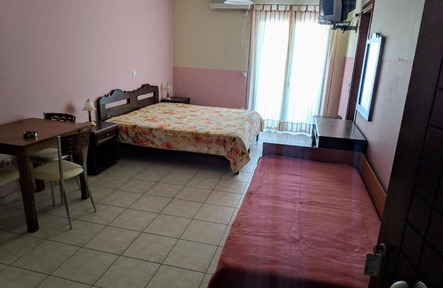 Dioni Studios & Apartments