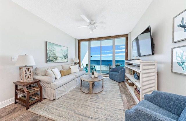 DIRECTLY ON THE BEACH~1 BD+Bunk Room~Book 7 or more nights for a 10% discount~