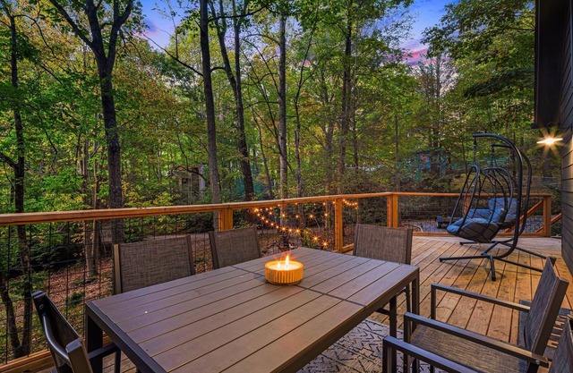 DISCOUNTS! Sleeps 12: Hot Tub, Game Room, Cold Plunge, Fire Pit & Coffee Bar!
