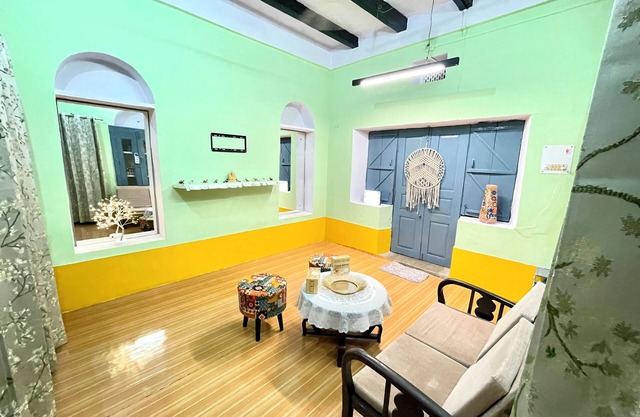 Divine Stay- Exclusive 2BHK- SuperHost- Varanda