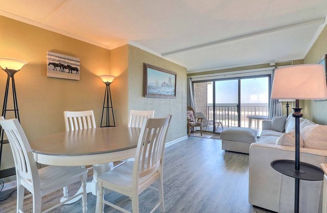 DL301 Dune Lantern 301 Oceanfront