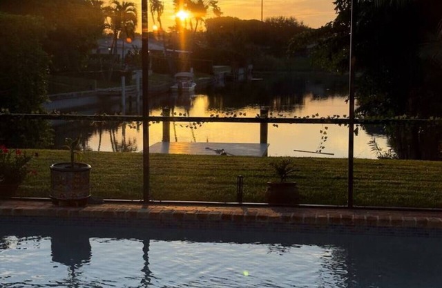 Dockside Dreams With Pool