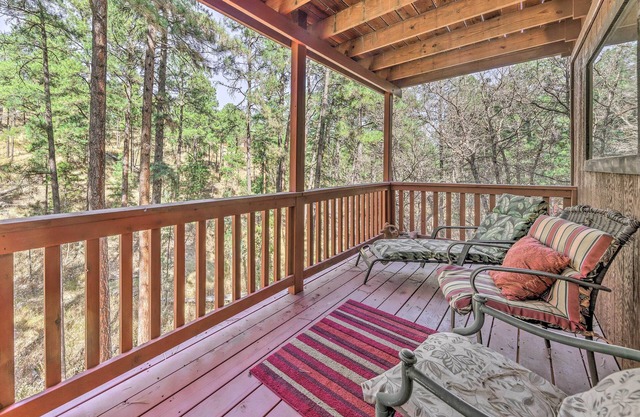 Dog-Friendly Alto Escape w/Hot Tub + Foosball!