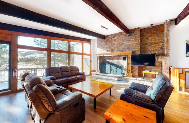 Dog-friendly chalet w/ a furnished deck, private dry sauna, & Ping-Pong table