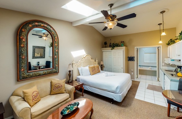 Dog-Friendly Cabana and Studio with Spa Suite & Beach Access