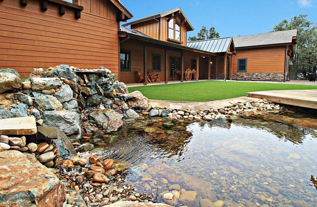 Dog-Friendly Guest House on 60 Acres – Views, Pond, Trails, Hot Tub & More!