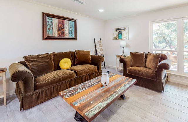 Dog-friendly home near breweries & wedding venues - game room & central AC