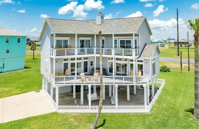 Dog Friendly Home w/Elevator, Great Gulf Views & Easy Beach Access