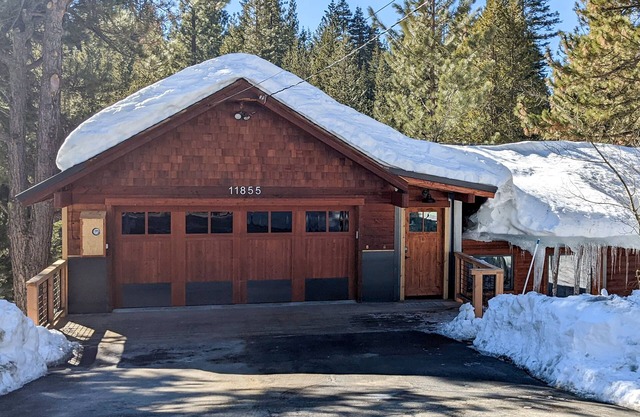 Dog-friendly home with a private hot tub near skiing, hiking, and biking