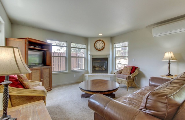 Dog-Friendly Renovated Home with Back Patio & Gas Grill - Walk to Downtown