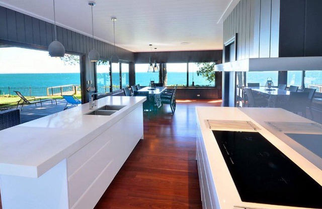 Dolphins at Sunset | Superb 3 bed, 2 .5 bath water front Amity house
