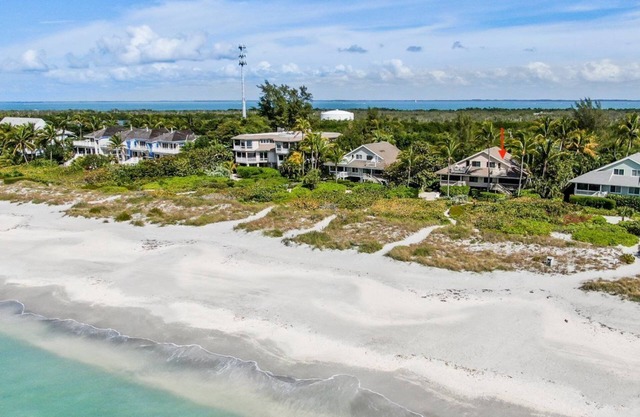 Dolphins Peek ~ South Seas Gulf Cottage 1106
