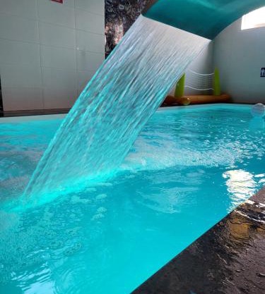 Dom Jastrzębia z basenem i jacuzzi