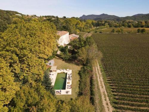 Domain With Swimming Pool And Reception Room