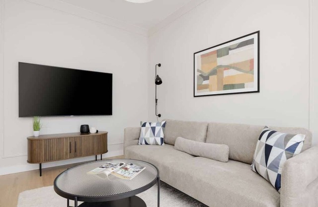 Domaniewska 47A | Warsaw | Prestigious Apartment | Sauna