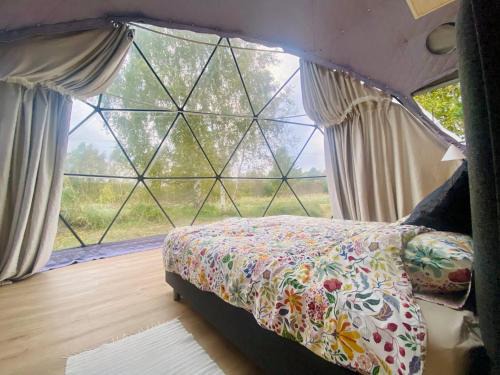 Dome house expierence by the river with sauna