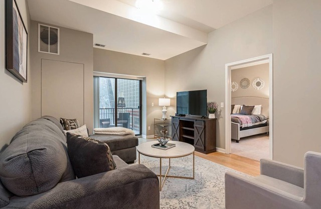 Domio | McCormick Place | 2BR + Pool and Fitness Center
